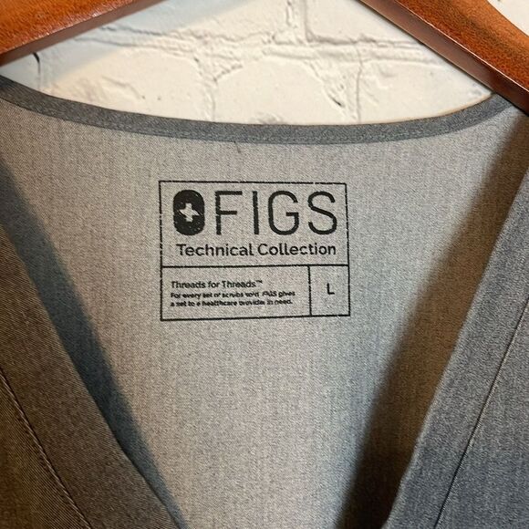 Figs Gray Pant and Top Set Size Large - Picture 14 of 16